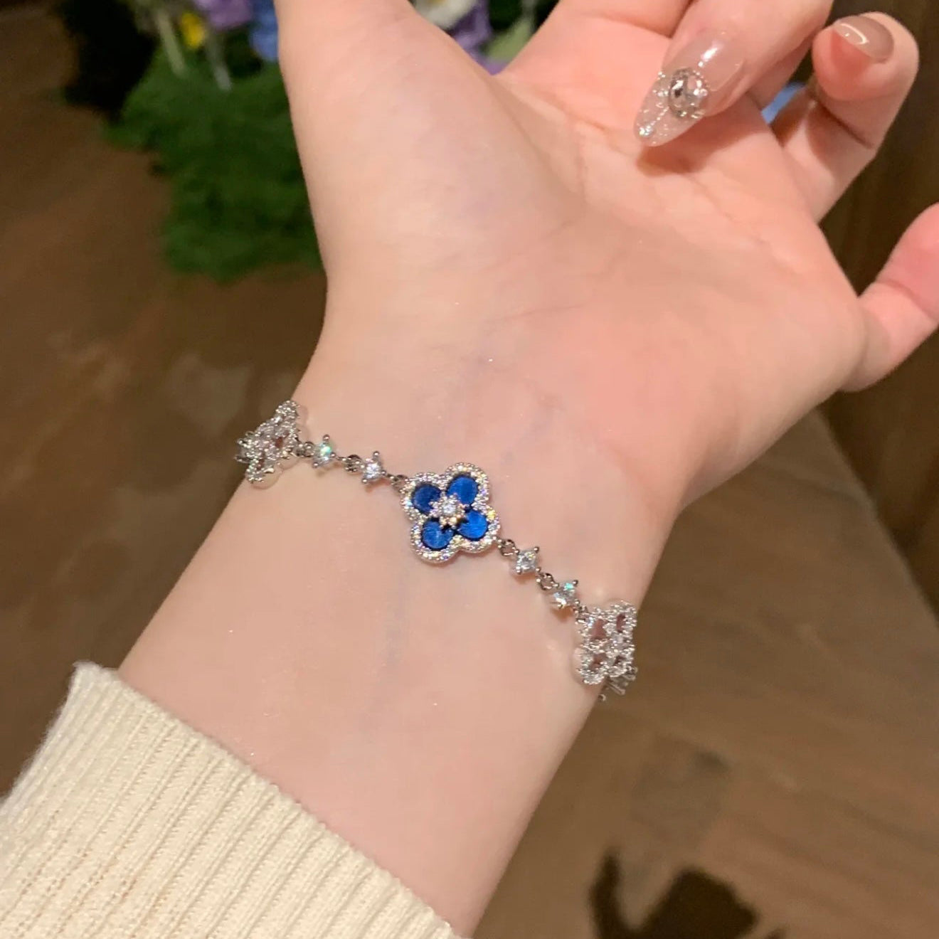 [Raffine]CLOVER 5 MOTIF PINK BLUE RED WHITE BRACELET
