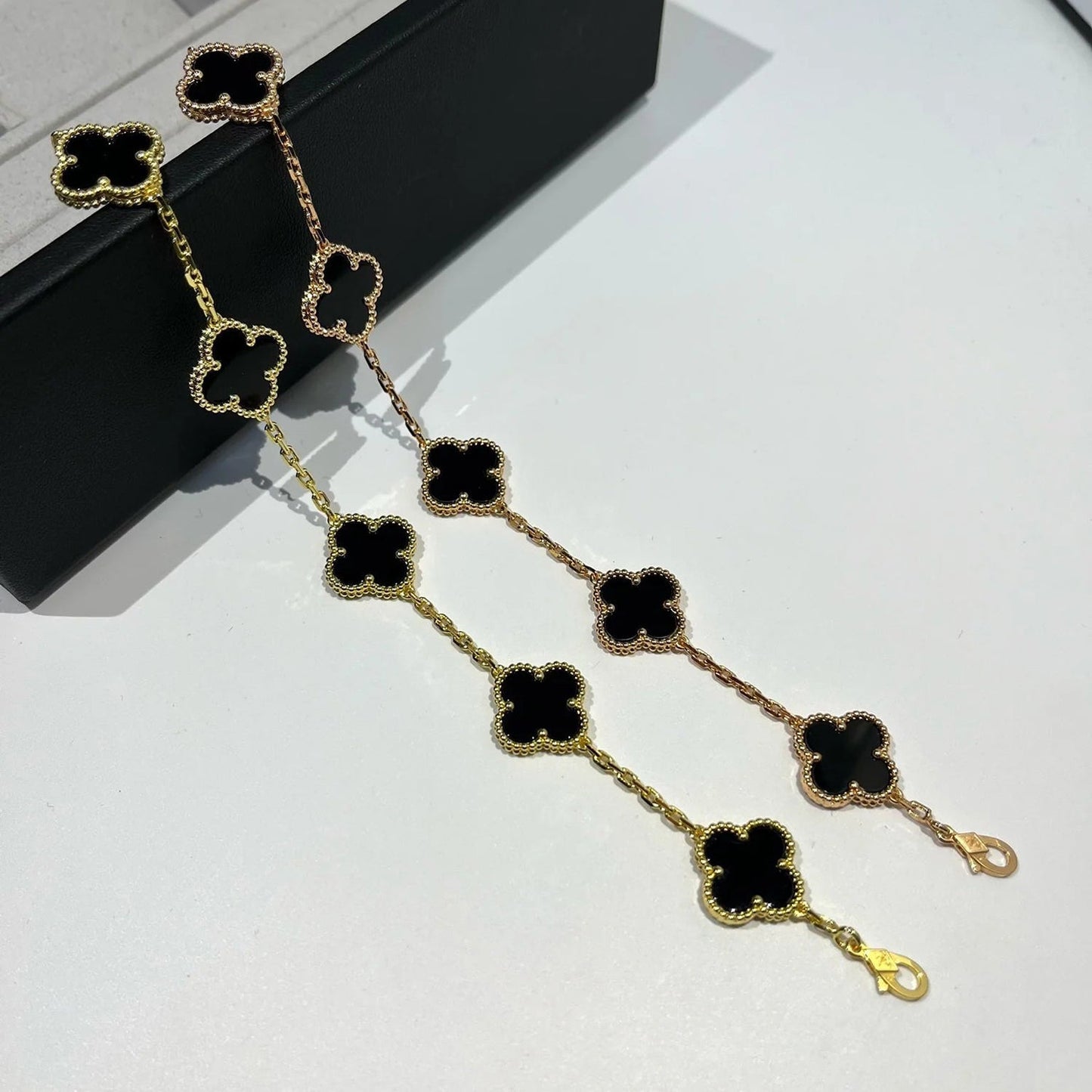[Raffine] CLOVER 5 MOTIV ONYX-ARMBANDKOLLEKTION