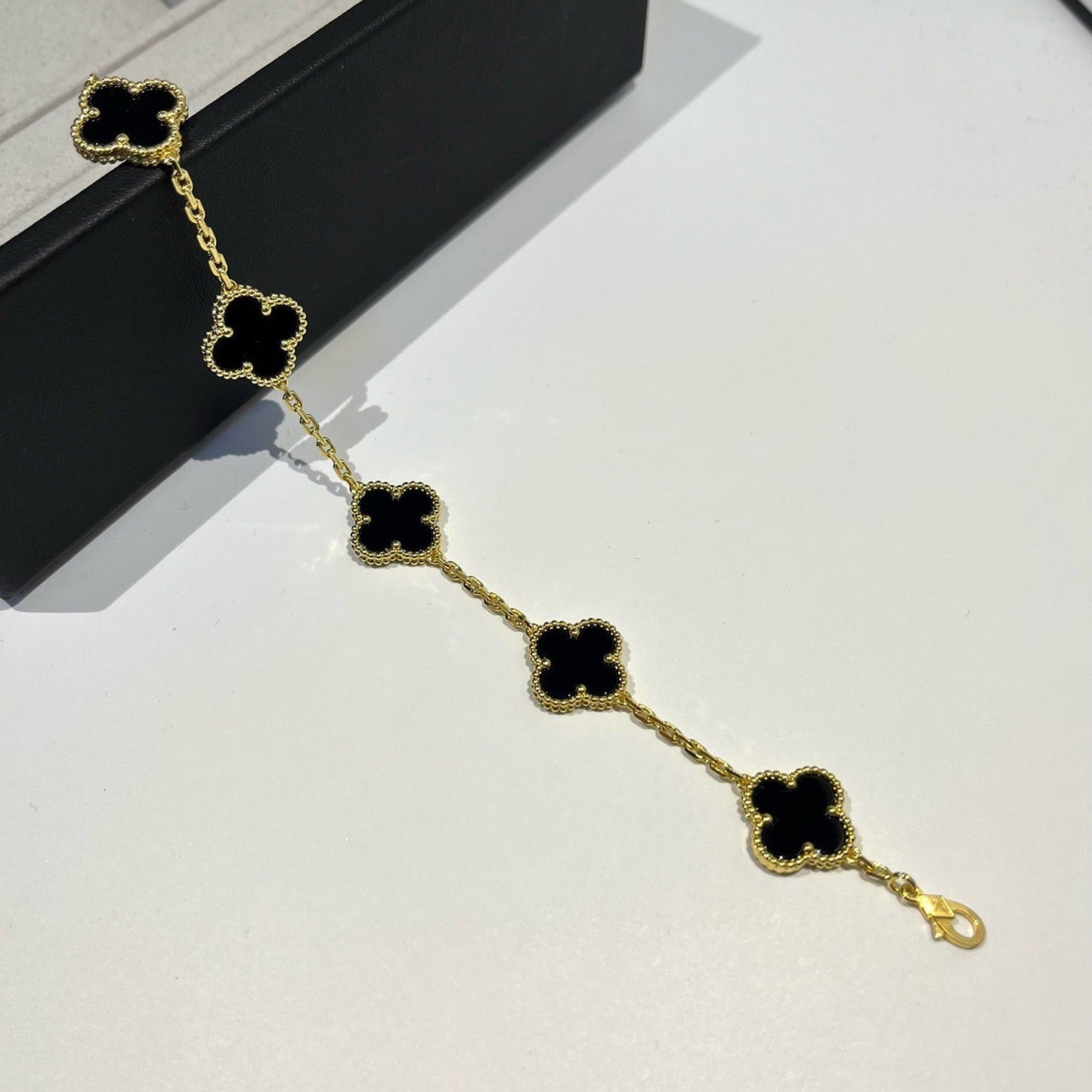 [Raffine] CLOVER 5 MOTIV ONYX-ARMBANDKOLLEKTION