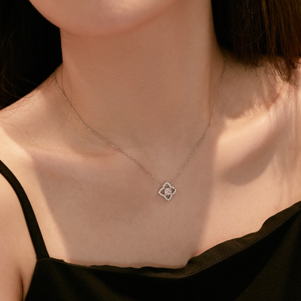 [Raffine]Exquisite Flower Shape Princess Cut Necklace