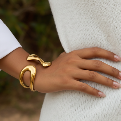 [Raffine]Lulu Sculpted Gold Bangle