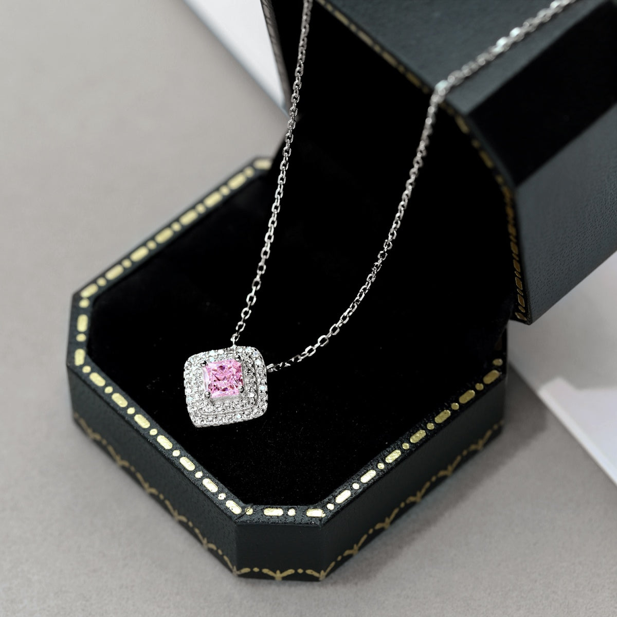 [Raffine]Sparkling Asscher Cut Necklace