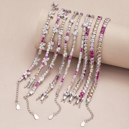[Raffine] Pulsera diaria con corte redondo y forma de mariposa colorida y ornamentada