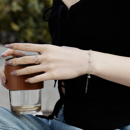 [Raffine] Pulsera de mariposa hueca con trébol de cuatro hojas
