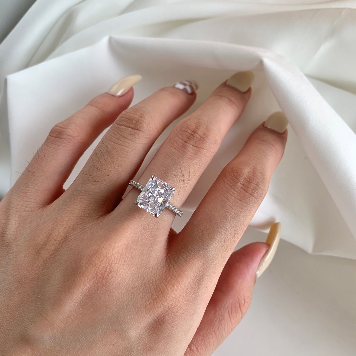 [Raffine] Anillo de compromiso de lujo de 4,0 quilates