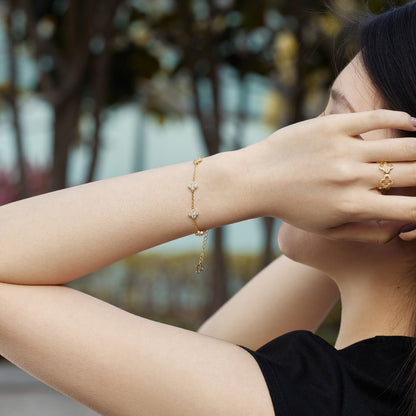 [Raffine] Pulsera de mariposa hueca con trébol de cuatro hojas