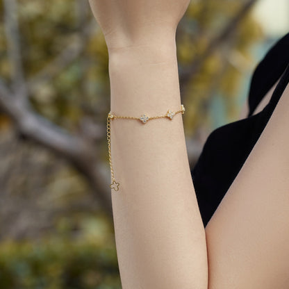 [Raffine] Pulsera de mariposa hueca con trébol de cuatro hojas