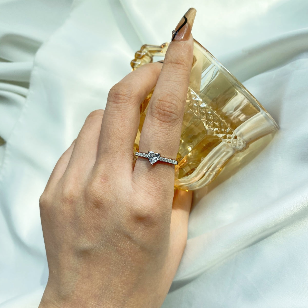 [Raffine] Anillo de eternidad con forma de corazón de 0,5 quilates