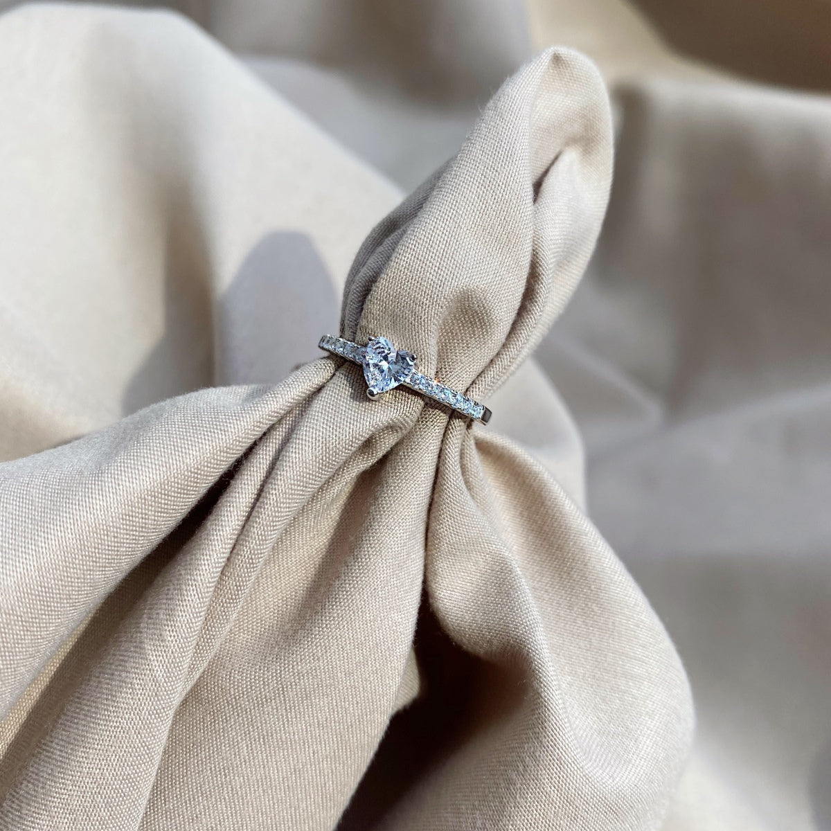 [Raffine] Anillo de eternidad con forma de corazón de 0,5 quilates