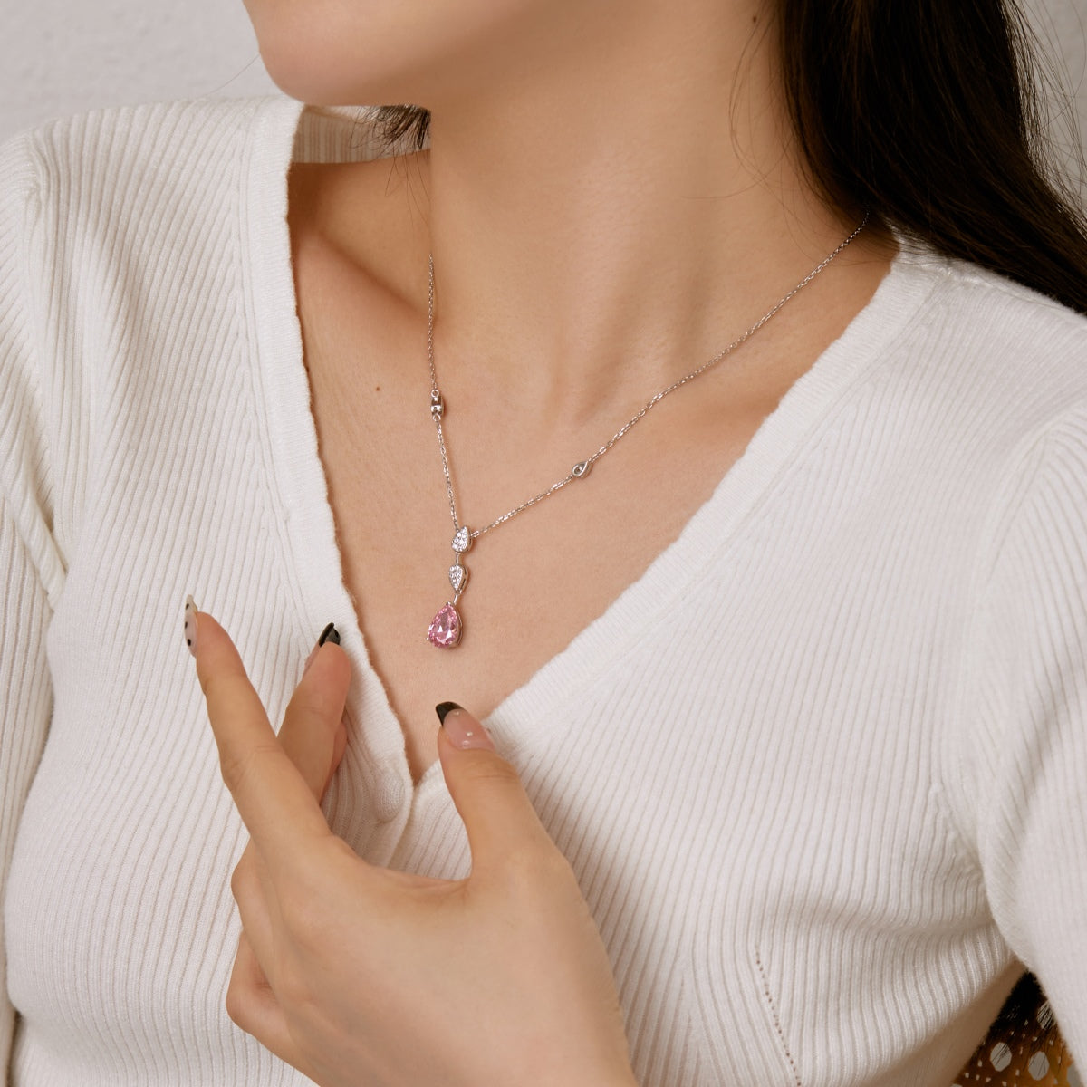 [Raffine]Dazzling Pear Cut Necklace