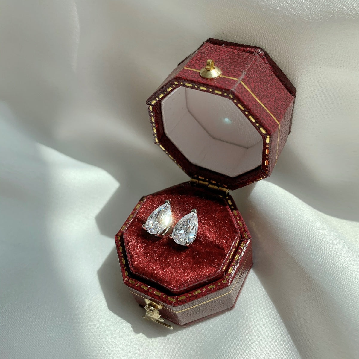 [Raffine]Ornate Water Drop Shape Earrings