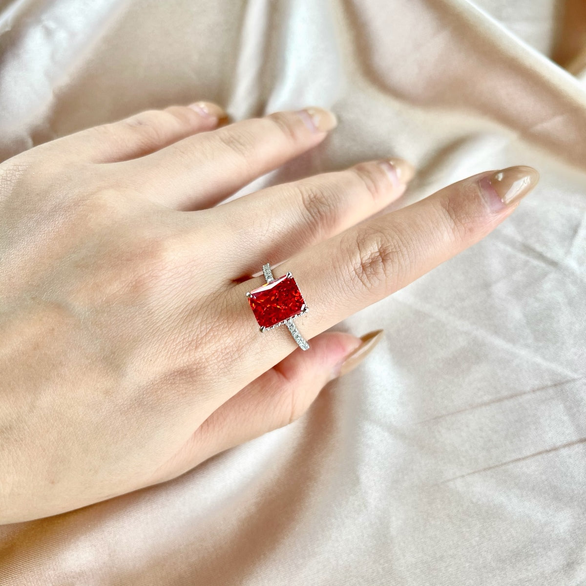 [Raffine] Anillo de compromiso de lujo de 4,0 quilates