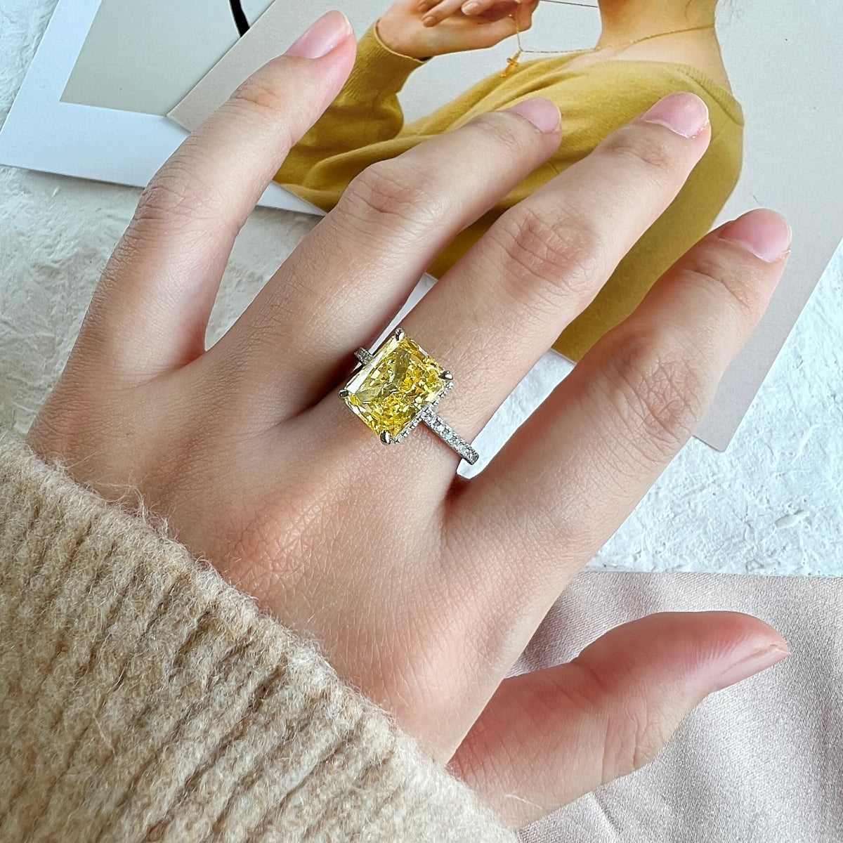[Raffine] Anillo de compromiso de lujo de 4,0 quilates