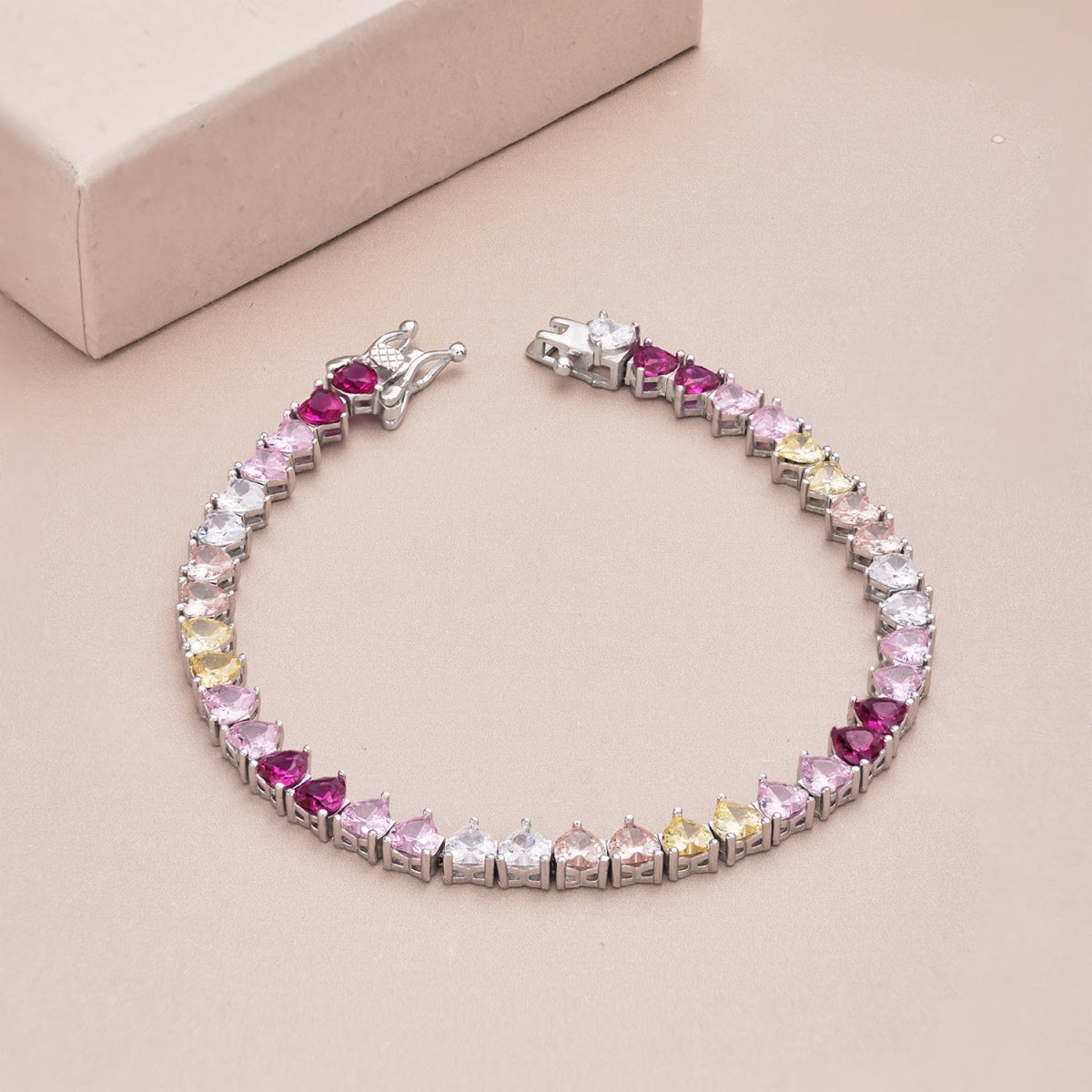 [Raffine] Lujosa pulsera romántica con forma de corazón, colorida y elegante.