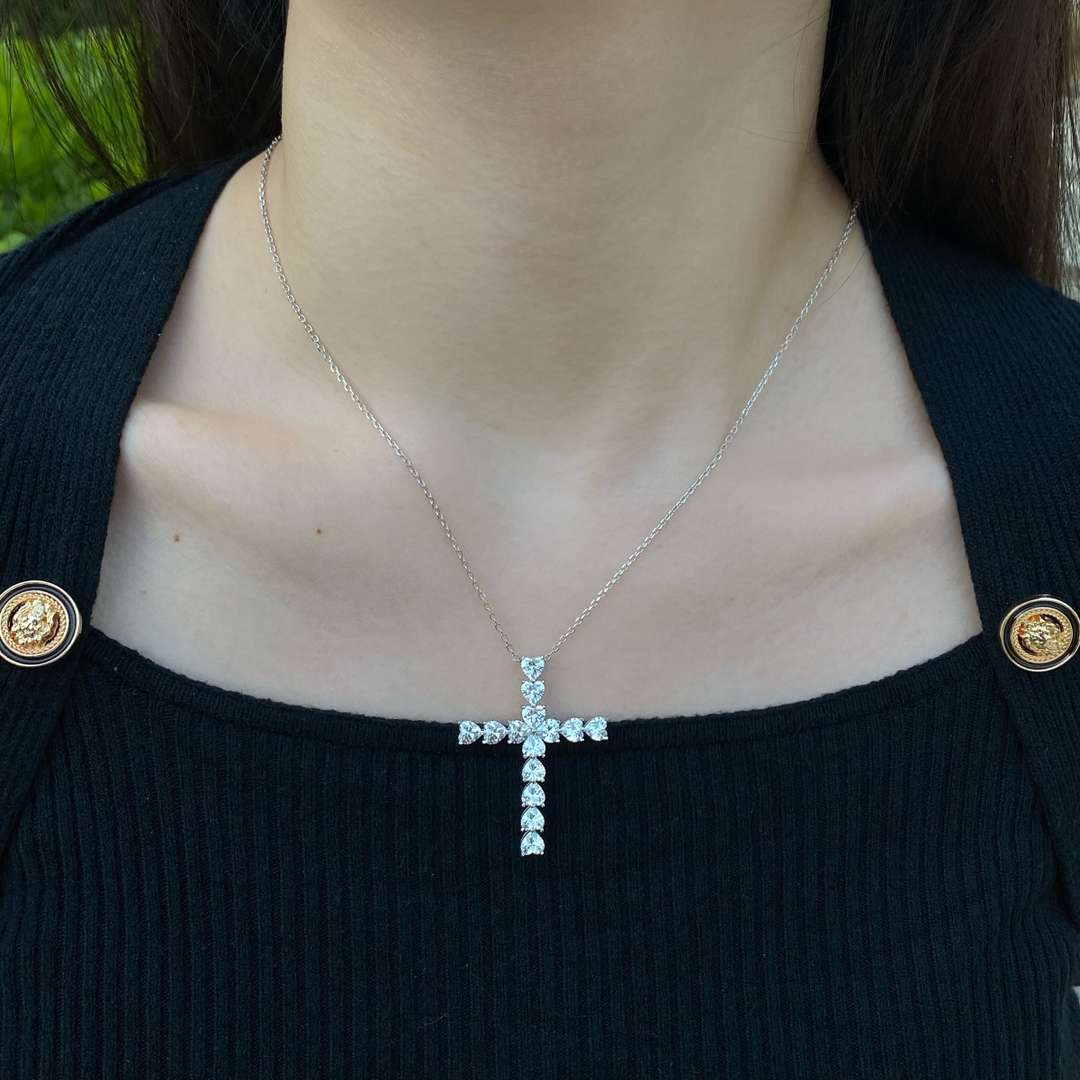 [Raffine]Radiant Cross Shape Necklace