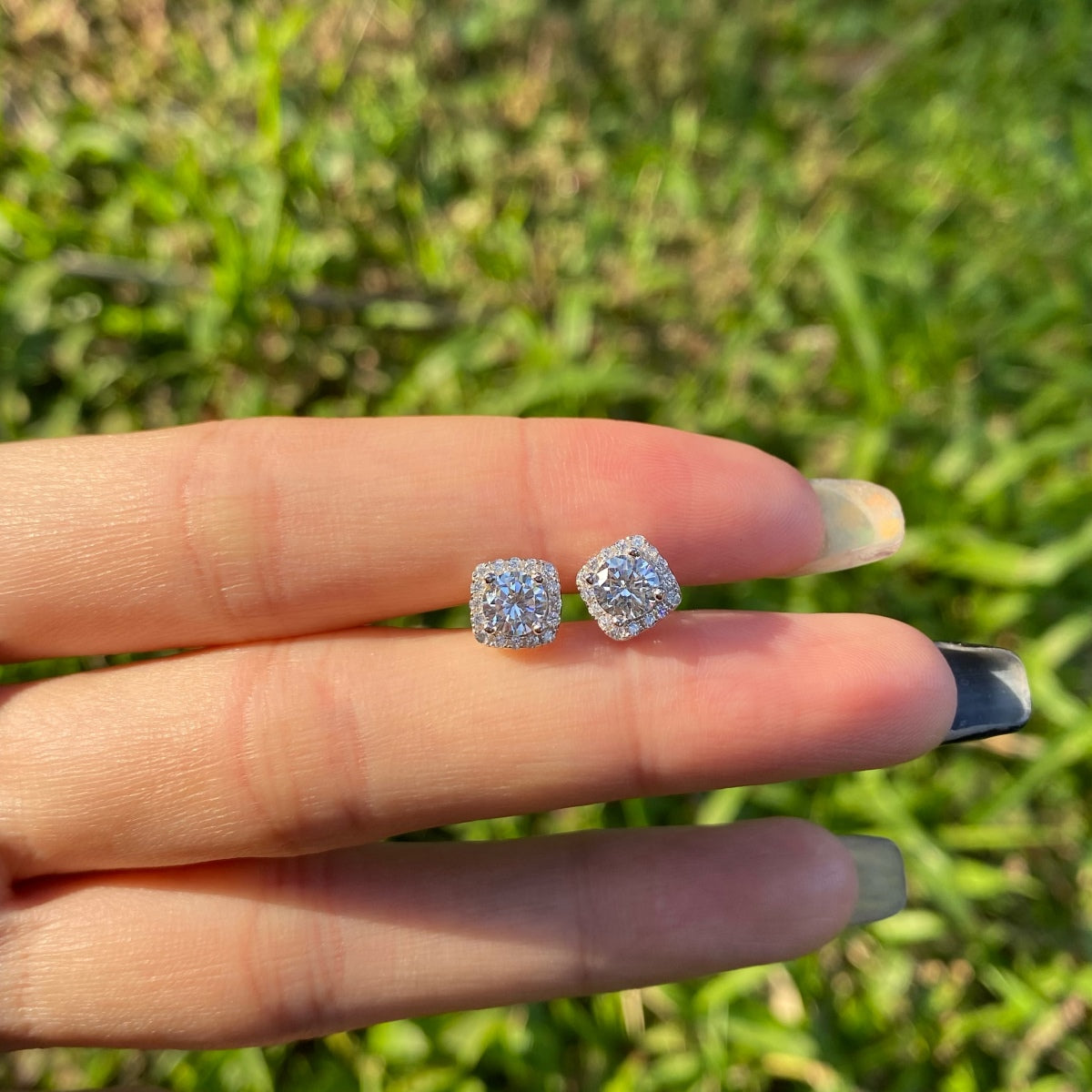 [Raffine]Classic Round Center Stone Stud Earrings