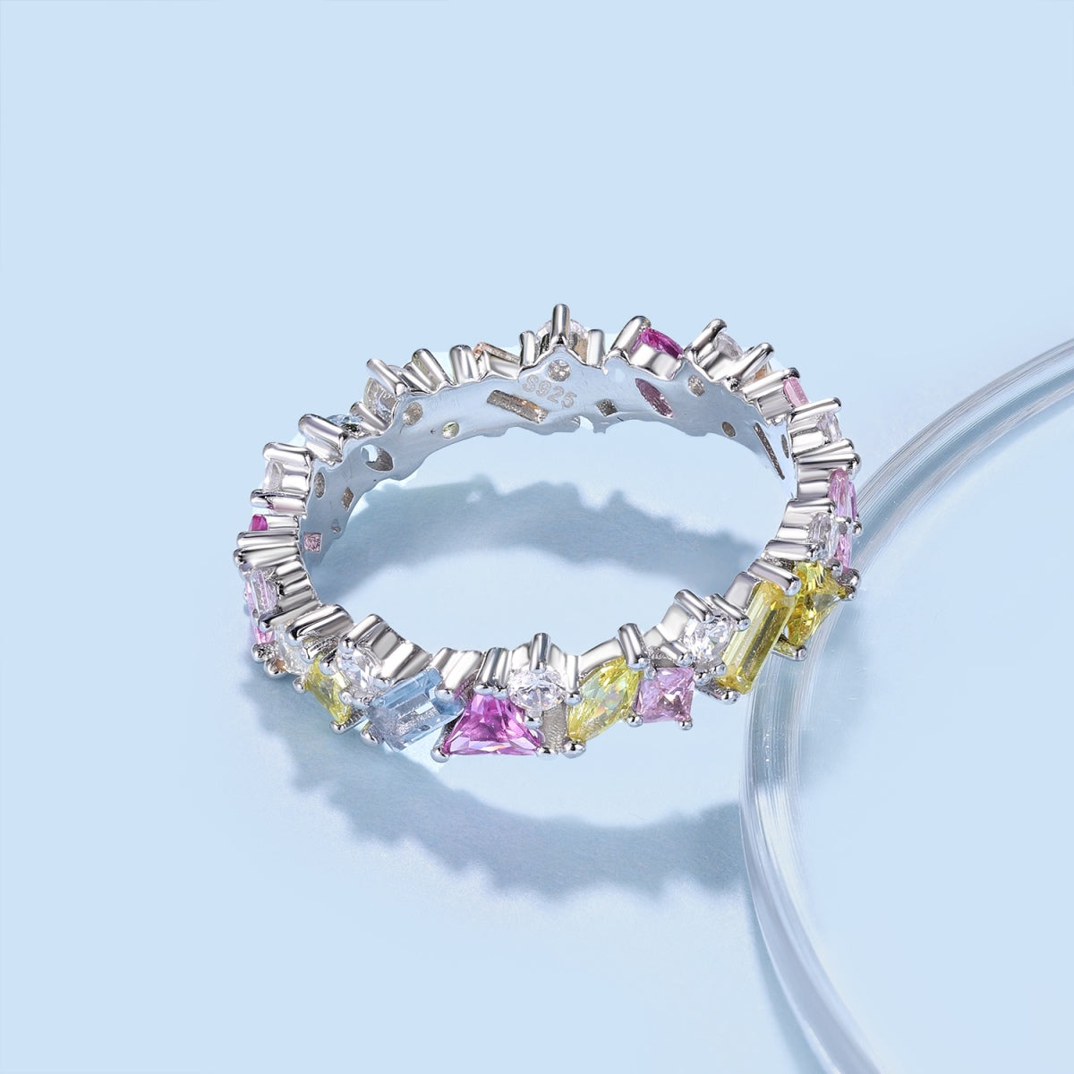 [Raffine] Anillo diario policromático deslumbrante con múltiples cortes