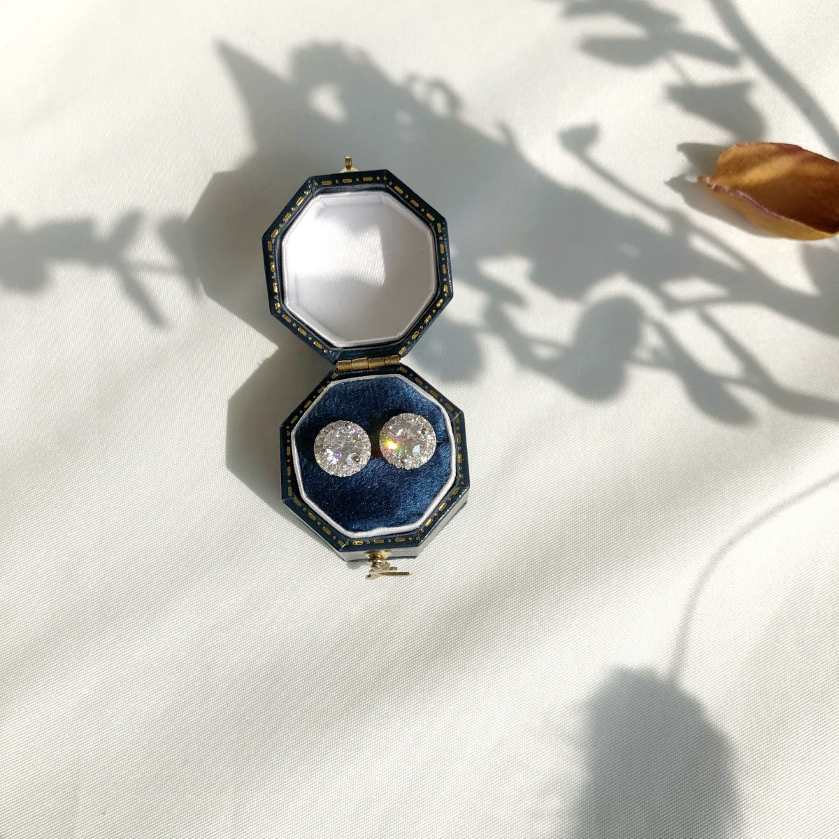 [Raffine]Classic Princess Round Shape Earrings