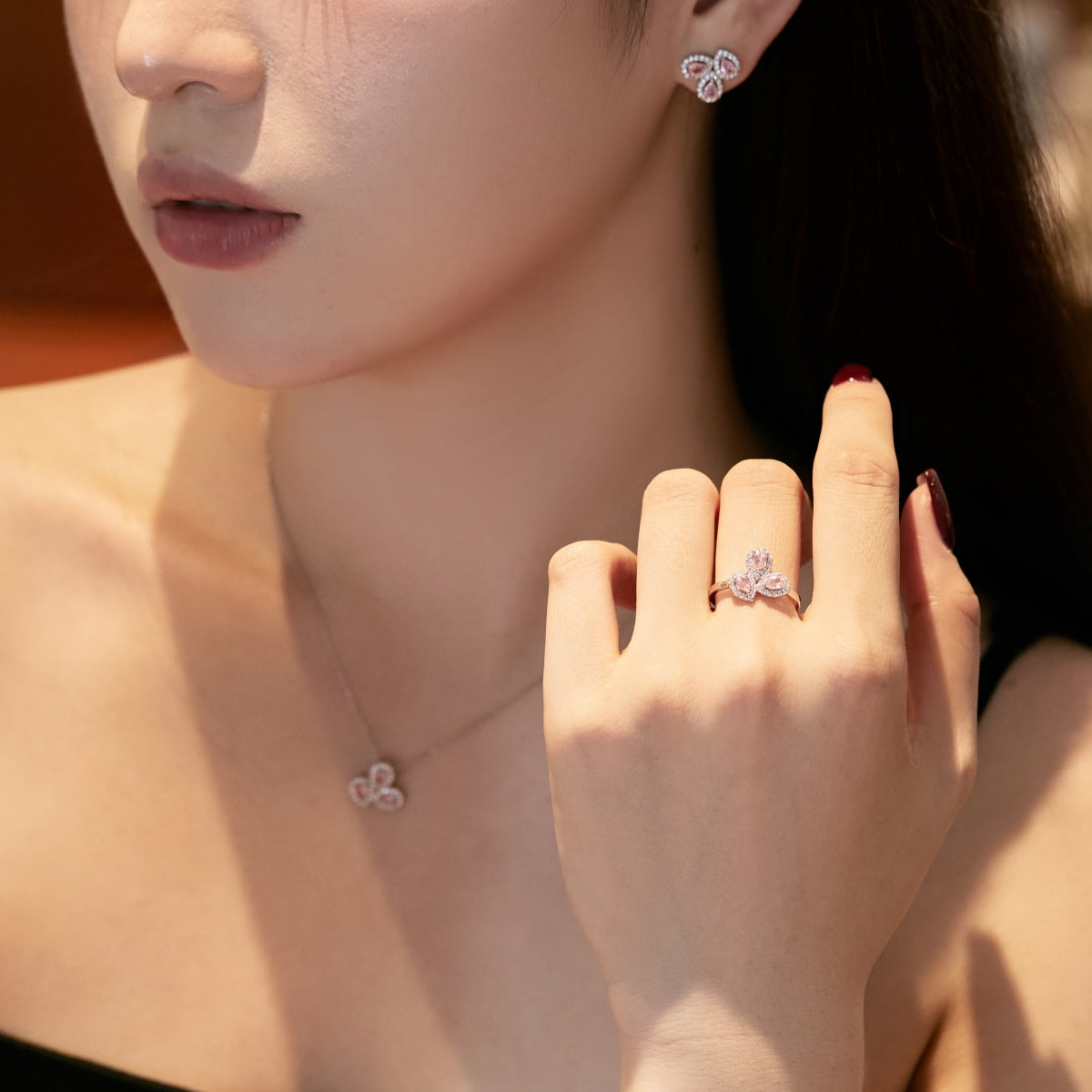 [Raffine]Elegant Flower Shape Pear Cut Necklace