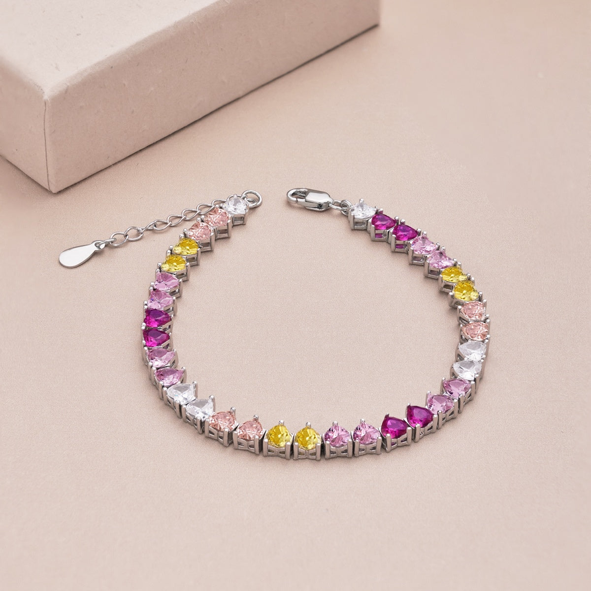 [Raffine] Lujosa pulsera romántica con forma de corazón, colorida y elegante.