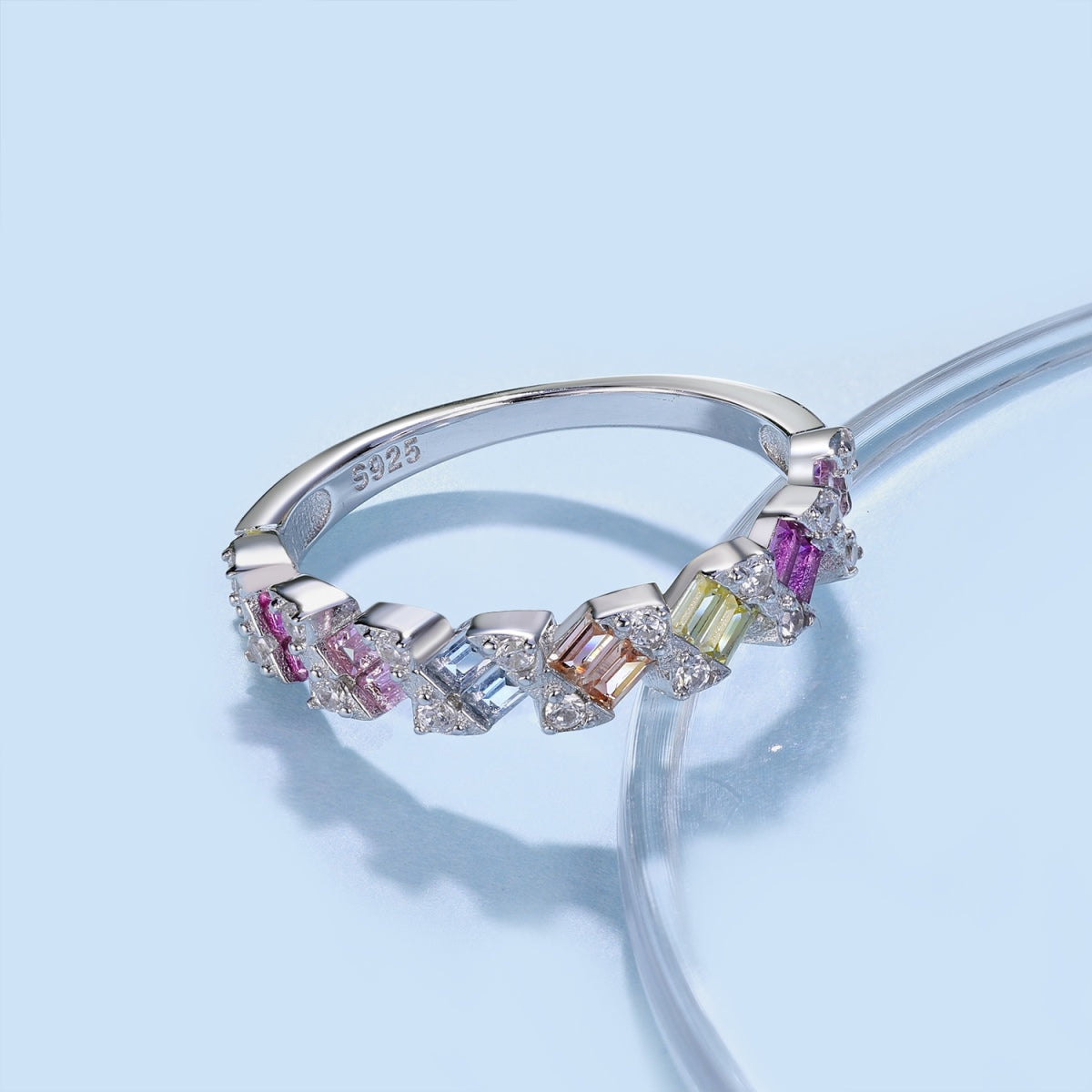 [Raffine] Anillo diario delicado con corte esmeralda vibrante