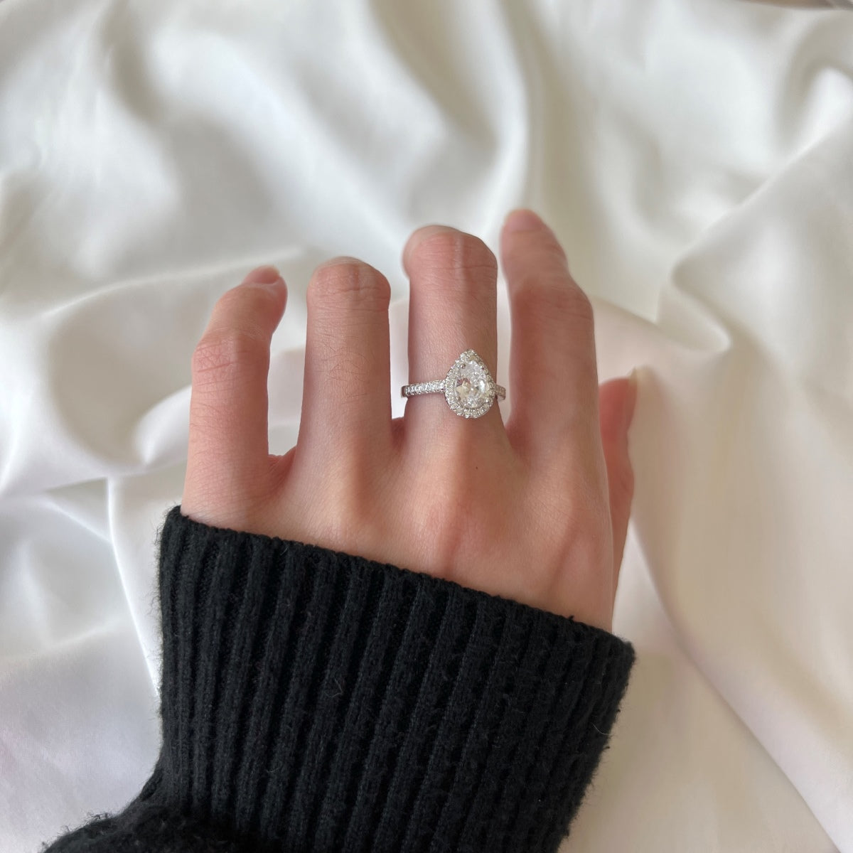 [Raffine] Anillo de bodas lujoso y resplandeciente de 1,0 quilates con forma de gota de agua