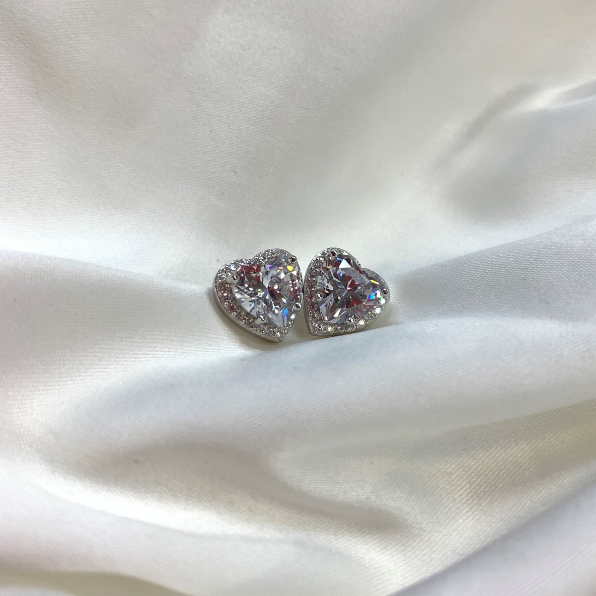 [Raffine]Sparkling Heart Shape Lover Earrings