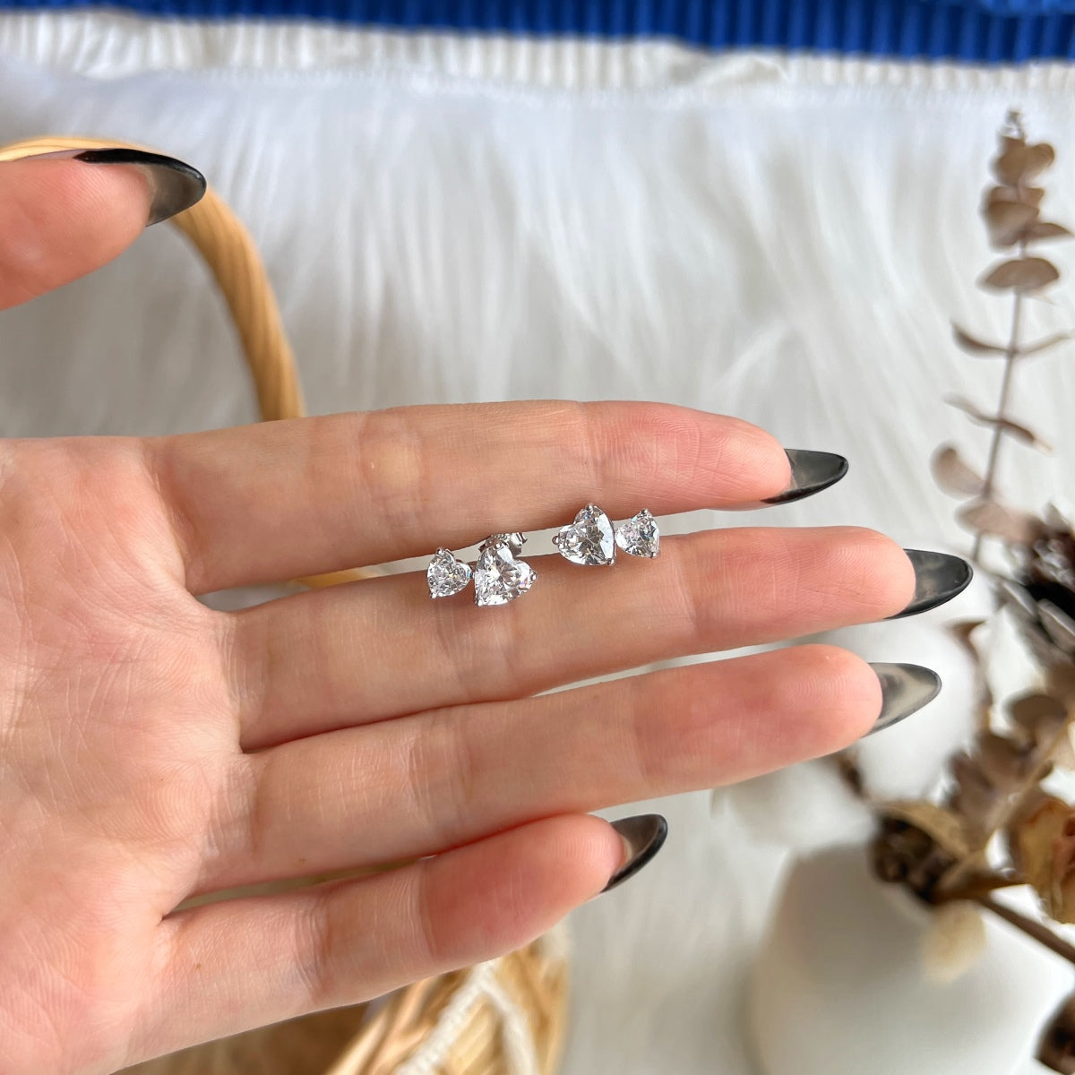 [Raffine]Double Heart-Shape Classic Princess Style Earrings