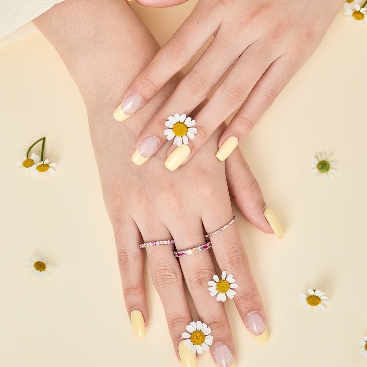 [Raffine] Anillo de tenis adornado con corte redondo colorido