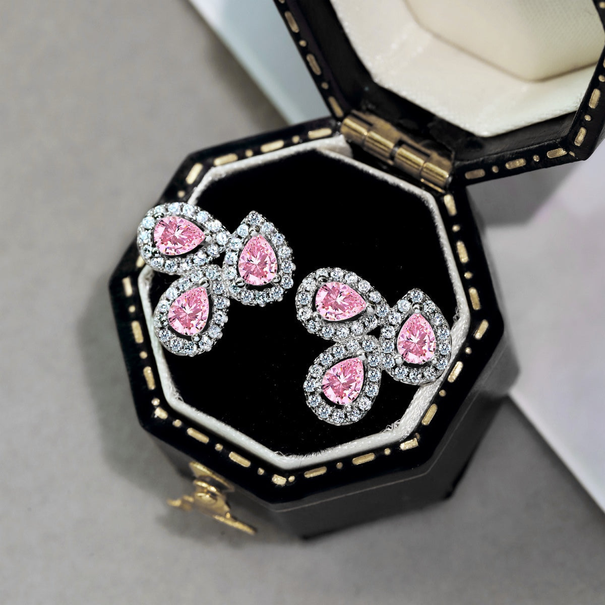 [Raffine]Ornate Flower Shape Pear Cut Lover Earrings