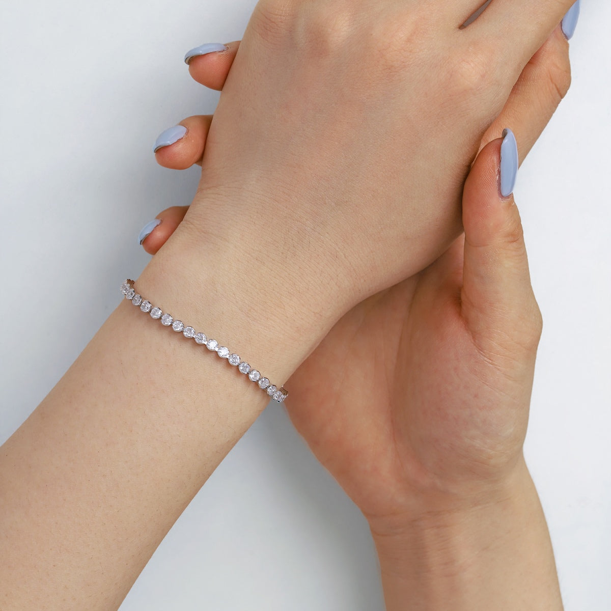 [Raffine]Pulsera diaria adornada con corte redondo brillante