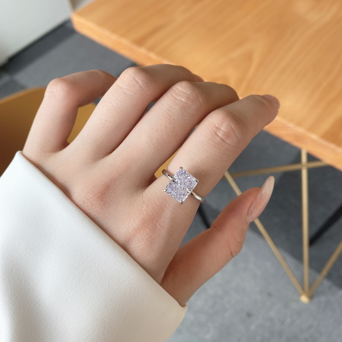 [Raffine] Anillo de banquete de 4,0 quilates con corte radiante y ornamentado