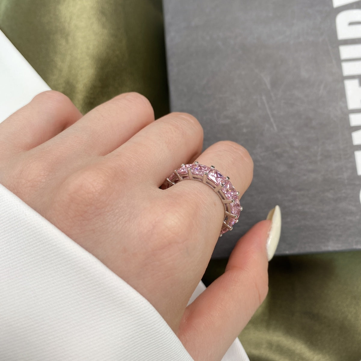 [Raffine] Elegante anillo de tenis de corte princesa