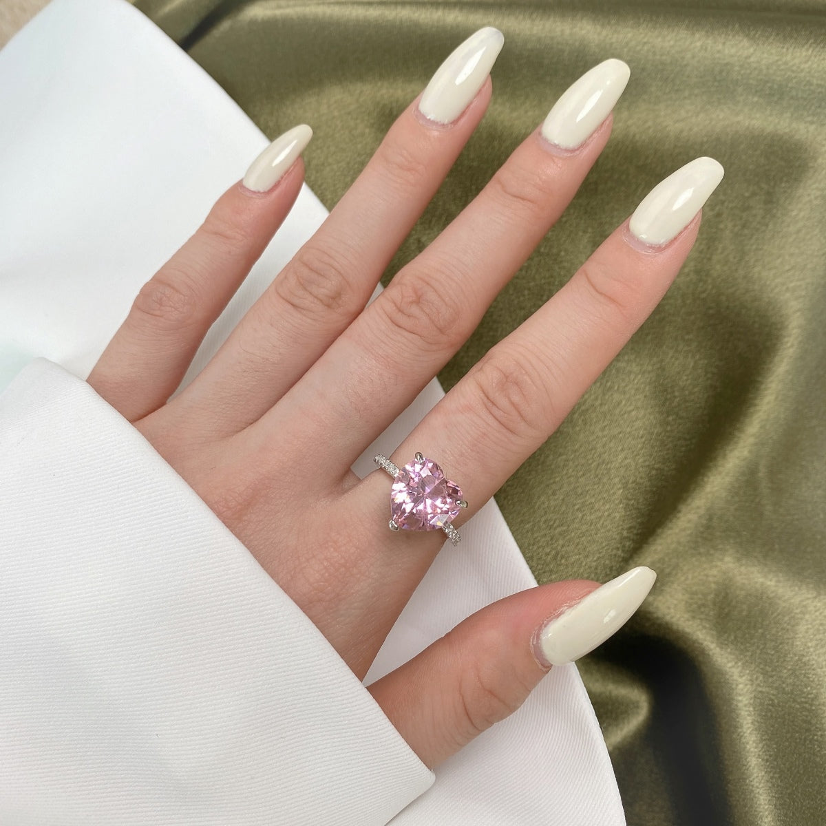 [Raffine] Anillo de lujo con corte de corazón romántico y brillante de 6.0 quilates