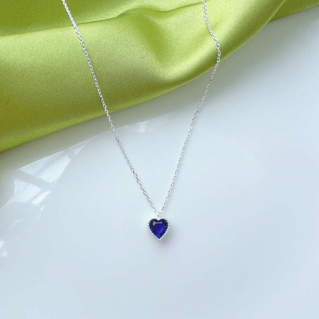 [Raffine] Collier en forme de cœur orné