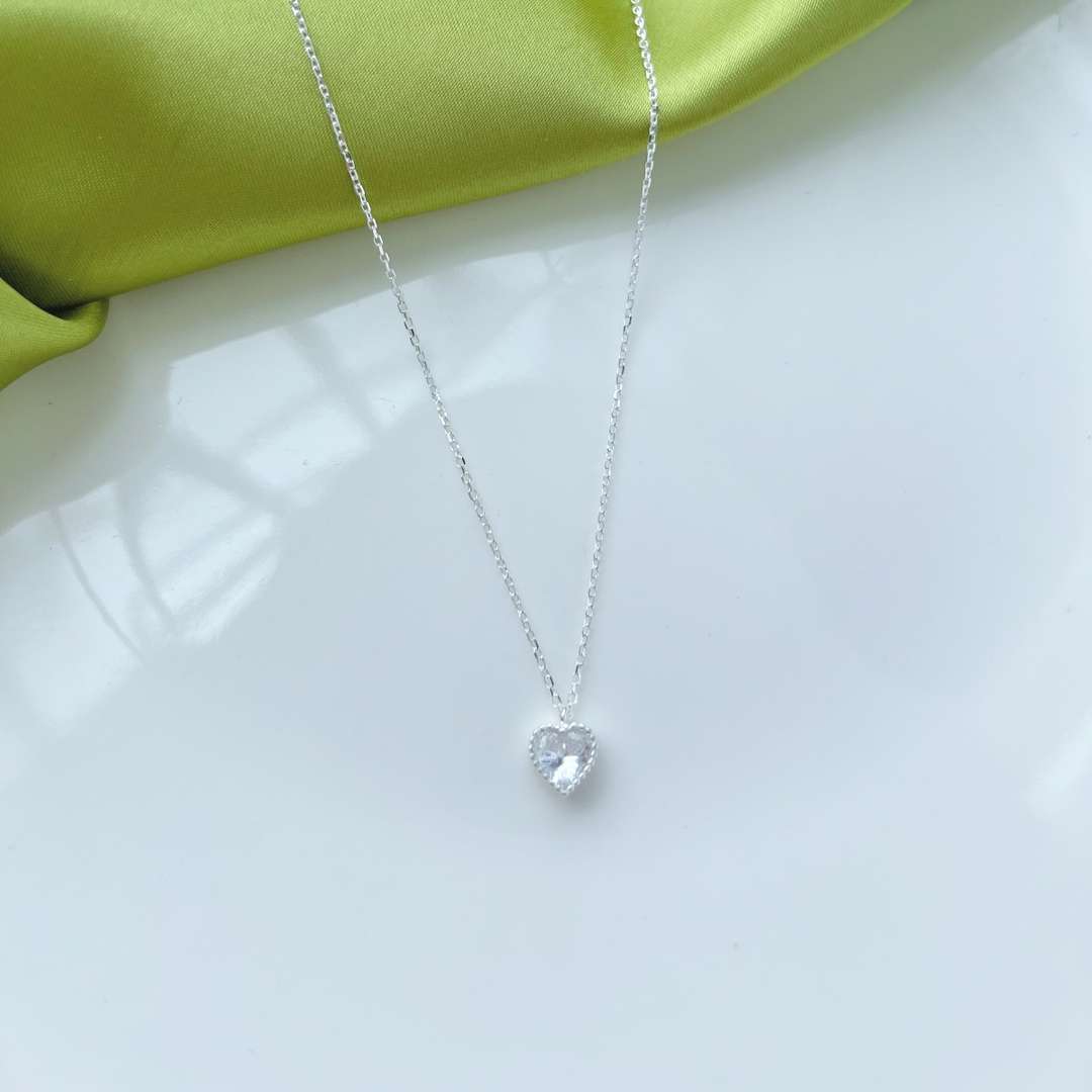[Raffine] Collier en forme de cœur orné