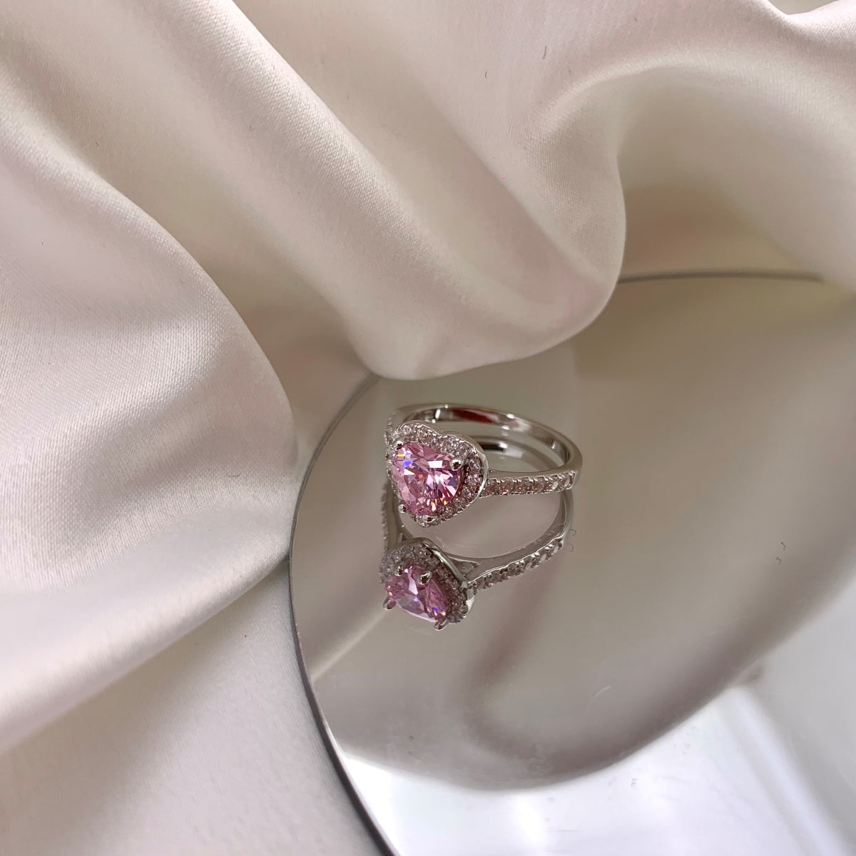 [Raffine] Anillo romántico con forma de corazón llamativo Eternity