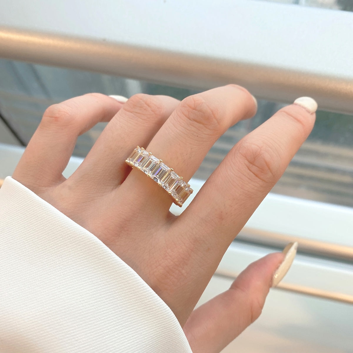 [Raffine] Anillo de tenis elegante de talla esmeralda de 0,75 quilates