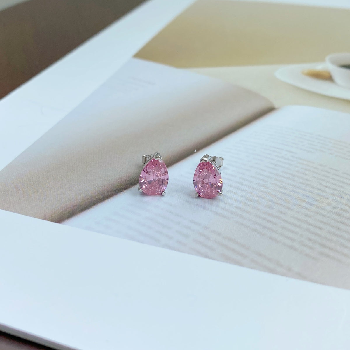 [Raffine]Ornate Water Drop Shape Earrings