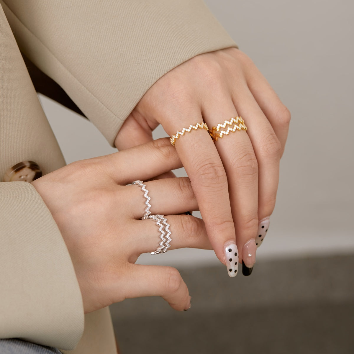 [Raffine] Anillo diario delicado y encantador con forma de ola