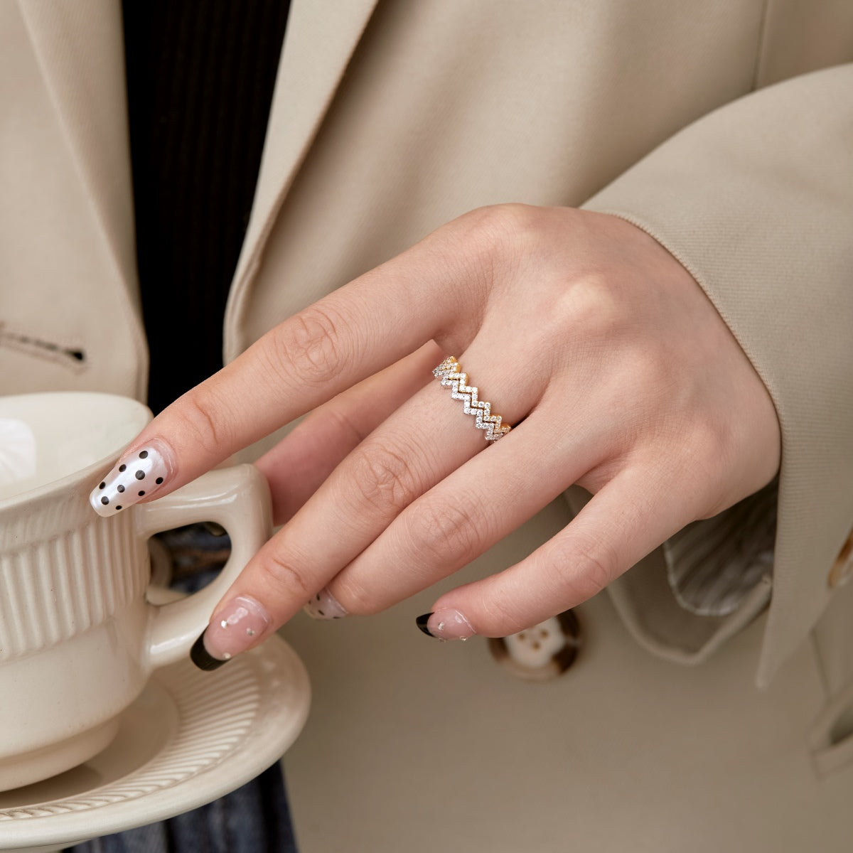 [Raffine] Anillo diario delicado y encantador con forma de ola