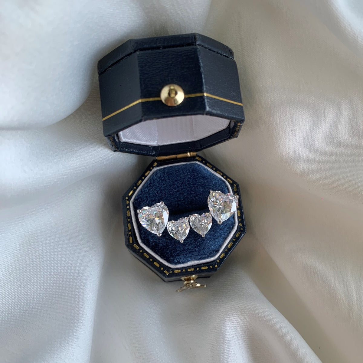 [Raffine]Double Heart-Shape Classic Princess Style Earrings