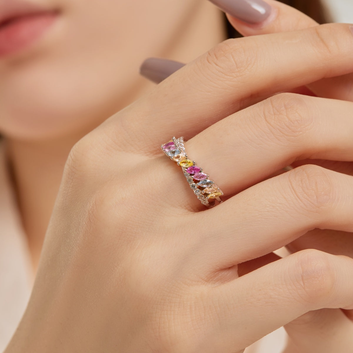 [Raffine] Anillo único y colorido de corte marquesa para uso diario