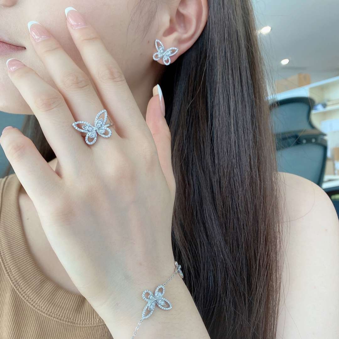 [Raffine]Pulsera delicada con colgante de mariposa