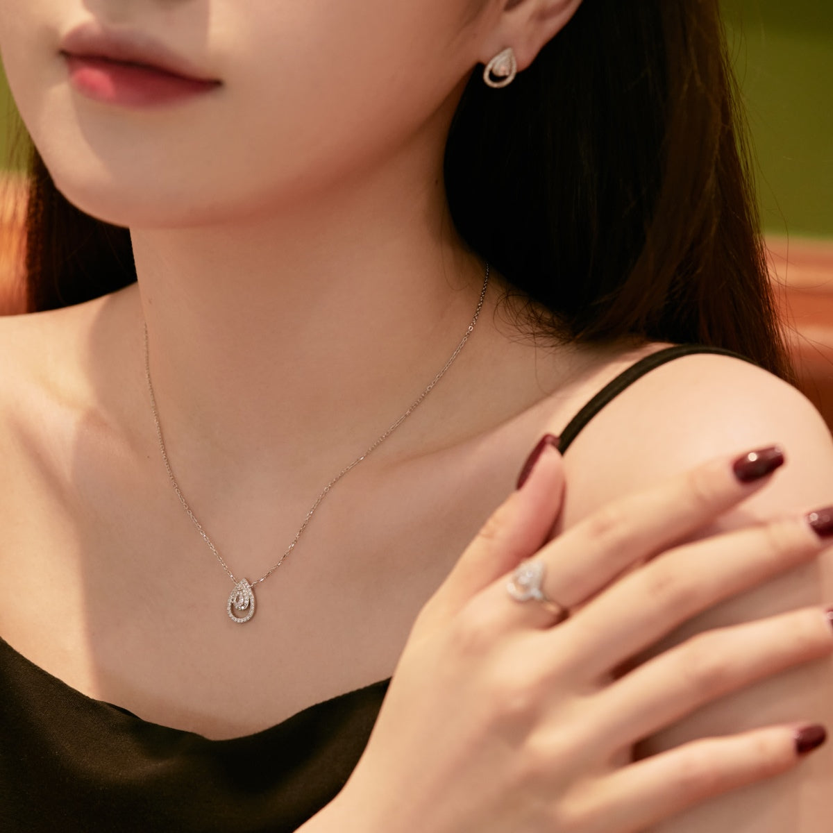 [Raffine]Sparkling Pear Cut Necklace