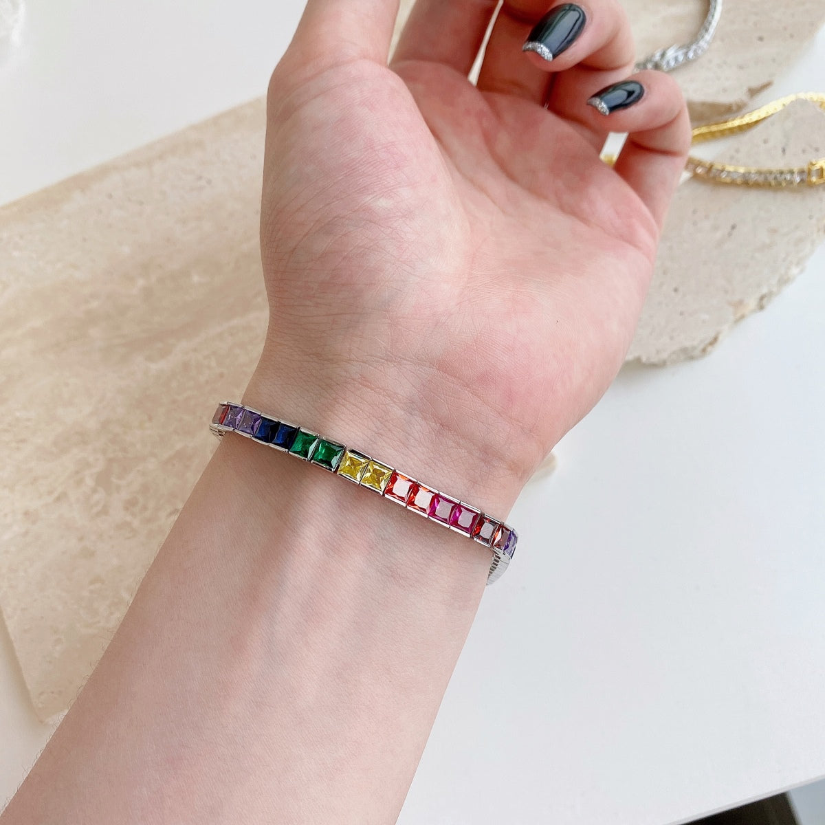 [Raffine] Pulsera de tenis con corte princesa, radiante y colorida