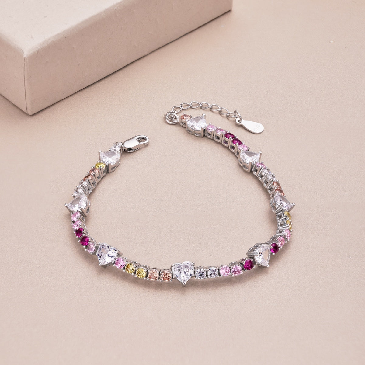 [Raffine] Pulsera romántica de corte redondo con forma de corazón