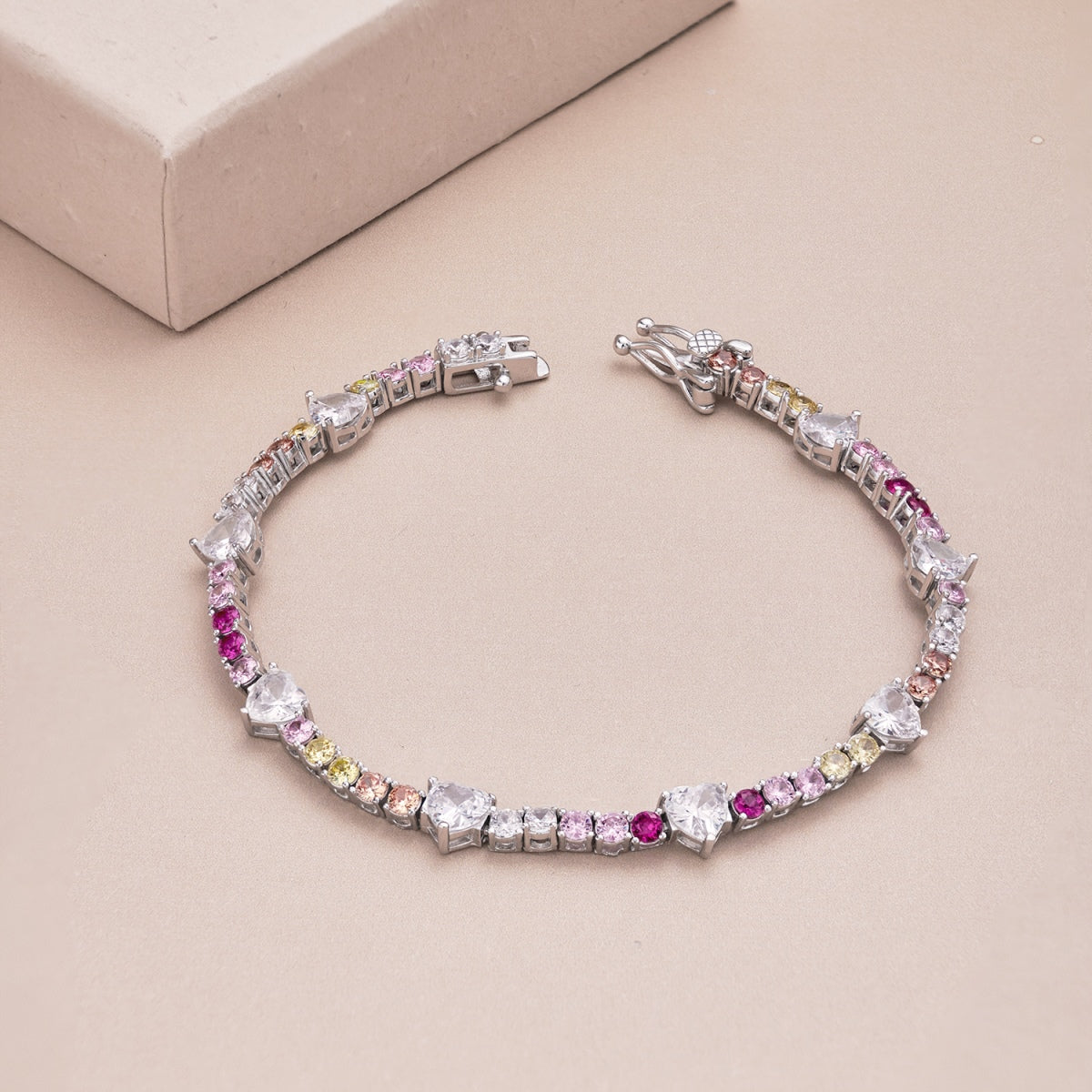 [Raffine] Pulsera romántica de corte redondo con forma de corazón
