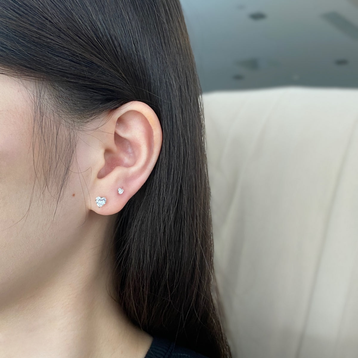 [Raffine]Sparkling Heart Shaped Simple Earrings