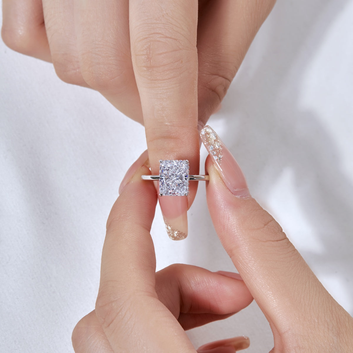 [Raffine] Anillo de banquete de 4,0 quilates con corte radiante y ornamentado